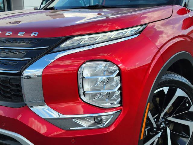 Used 2023 Mitsubishi Outlander SE image 10