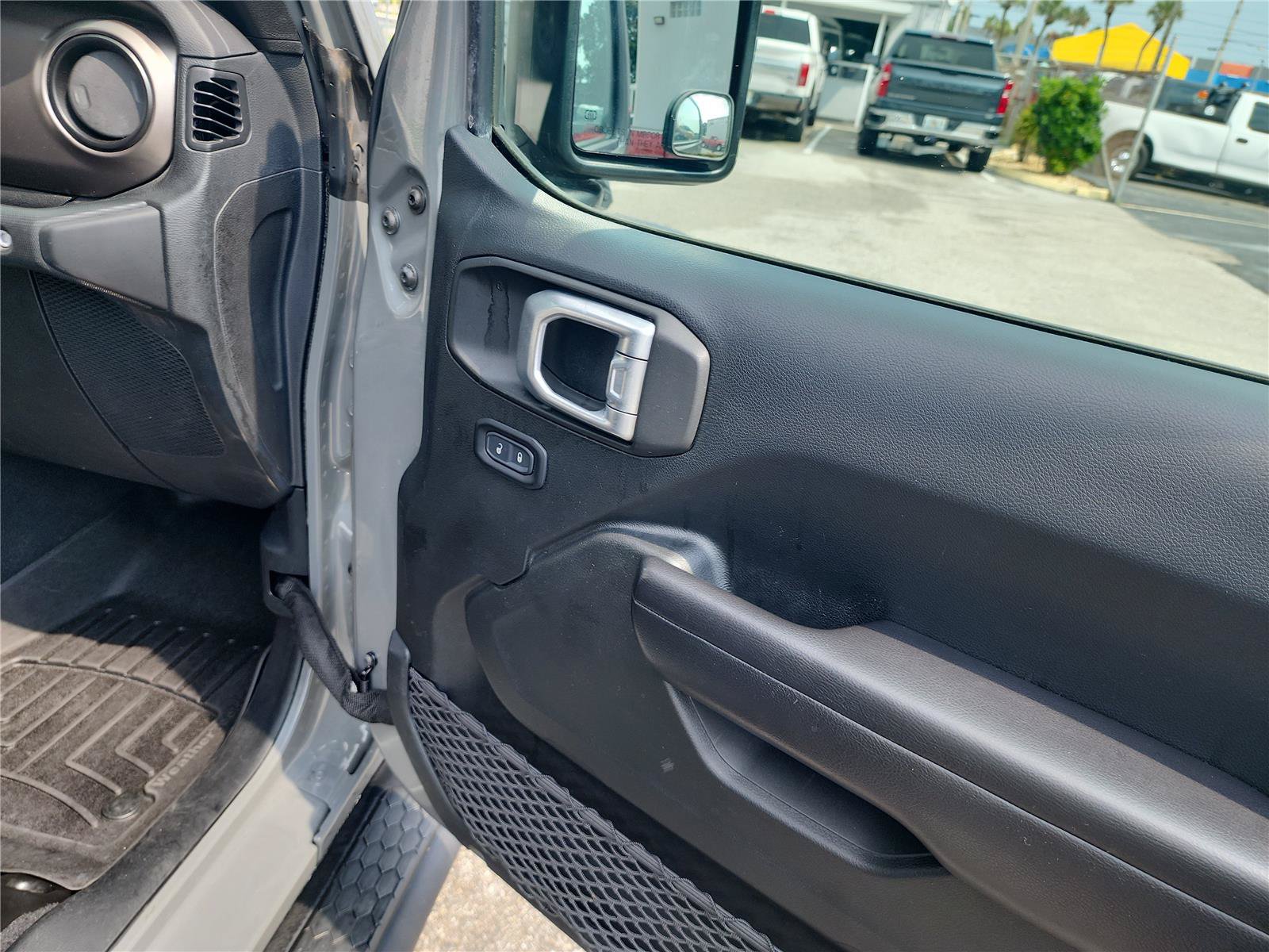 Used 2020 Jeep Wrangler Unlimited Sport S AWD/4WD image 25