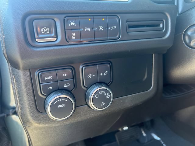 Used 2021 Chevrolet Tahoe RST w/ Luxury Package AWD/4WD image 19
