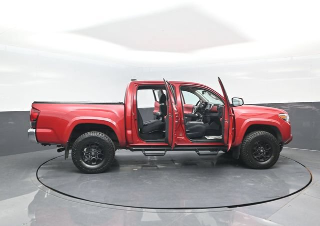 Used 2021 Toyota Tacoma SR5 AWD/4WD image 26
