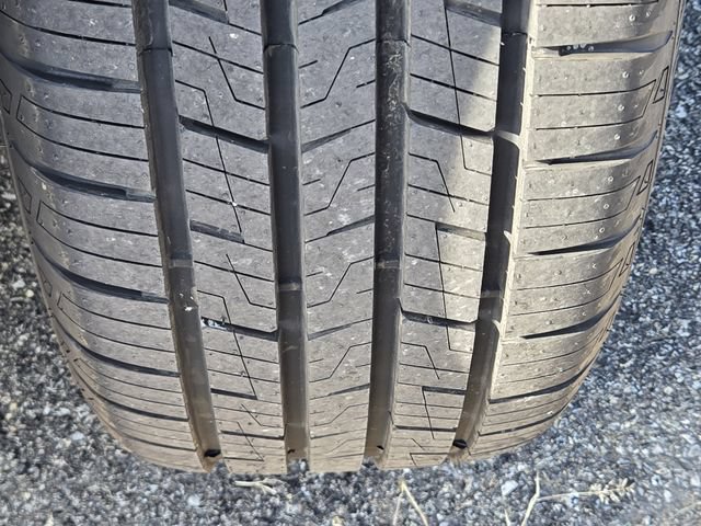 Certified 2024 Ford Explorer XLT w/ Equipment Group 202A RWD image 11