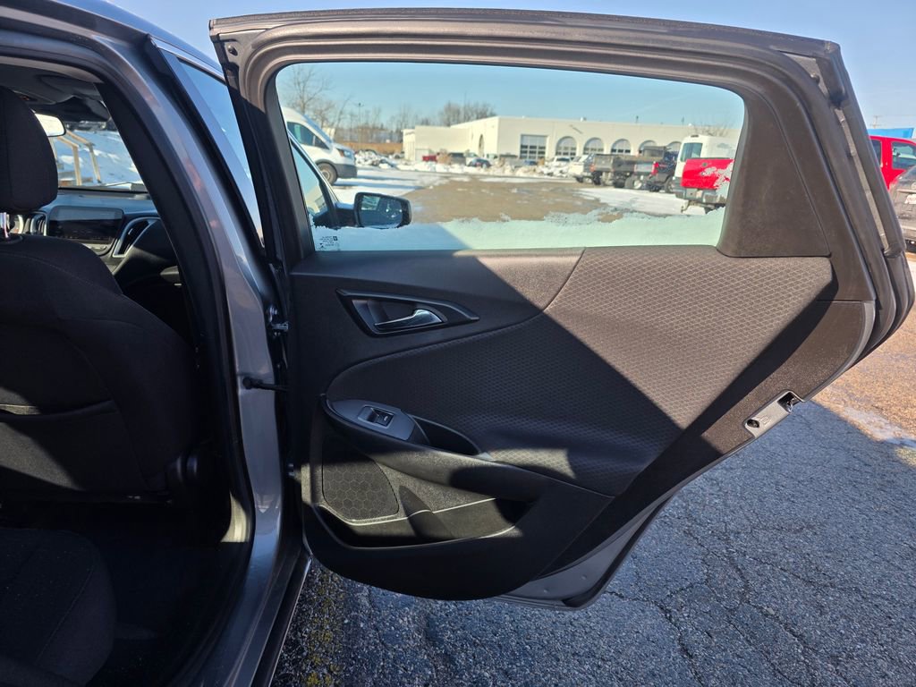 Used 2024 Chevrolet Malibu LT image 25