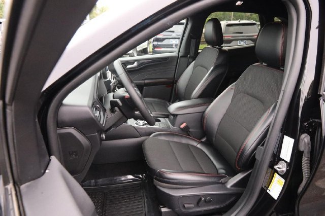 Certified 2025 Ford Escape ST-Line FWD image 8