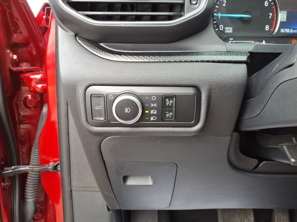 Certified 2024 Ford Explorer ST-Line w/ Class IV Trailer Tow Package image 18