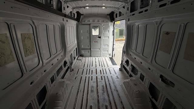 Certified 2023 Ford Transit 250 148 High Roof Extended RWD image 31
