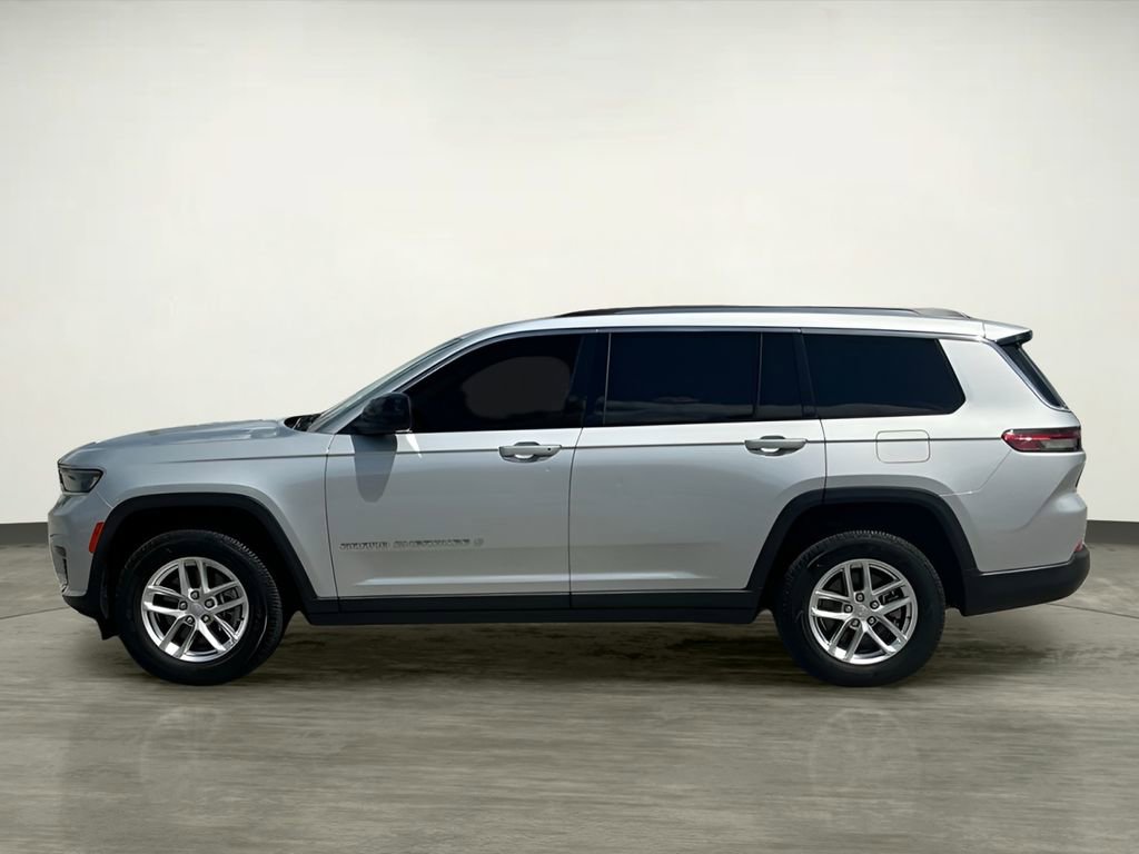 Used 2021 Jeep Grand Cherokee L Laredo w/ Luxury Tech Group I RWD image 3