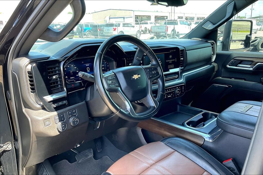 Used 2024 Chevrolet Silverado 3500 High Country w/ Technology Package AWD/4WD image 14