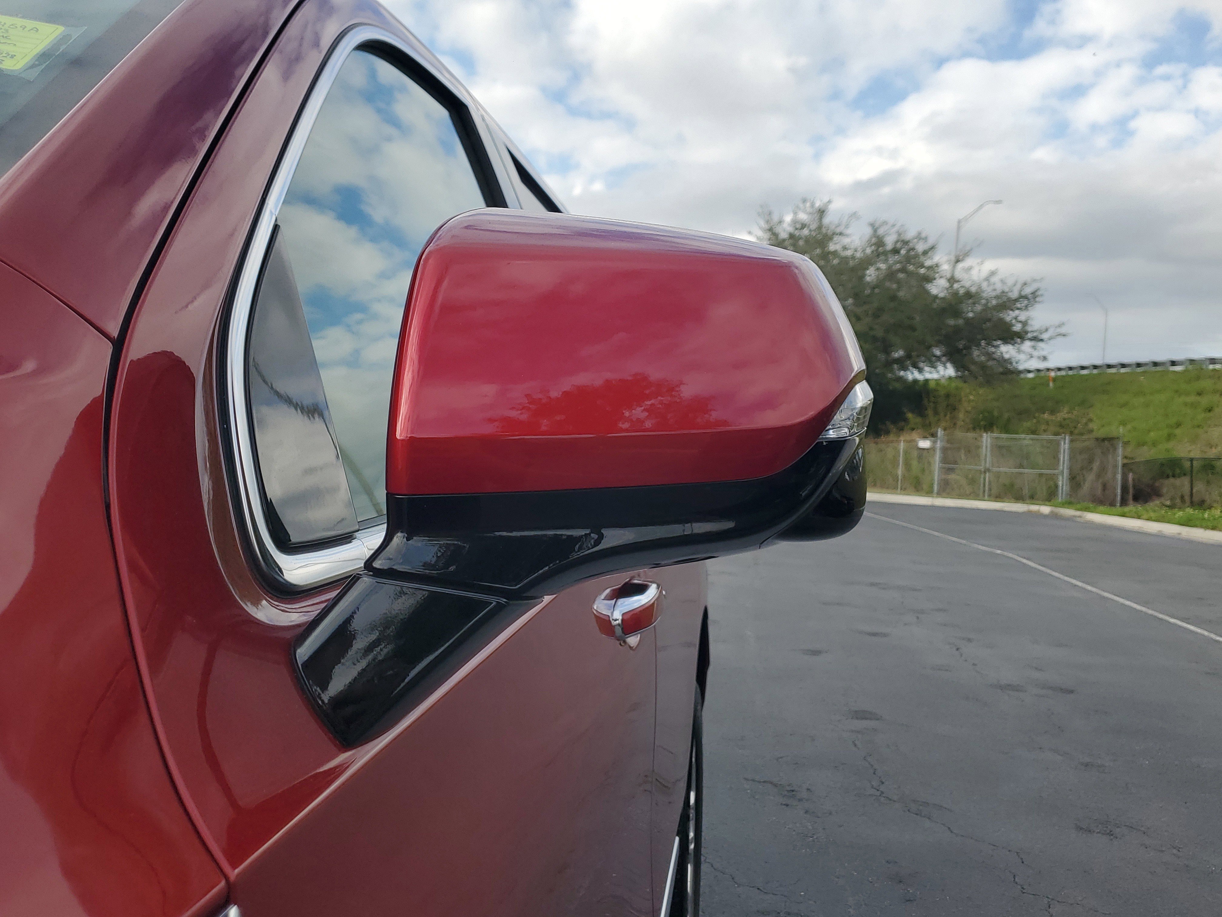 Used 2023 GMC Yukon SLT w/ SLT Luxury Package image 7