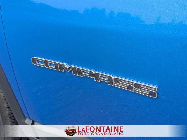 Used 2025 Jeep Compass Limited AWD/4WD image 10