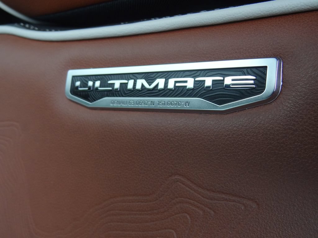 Used 2024 GMC Sierra 2500 Denali Ultimate w/ Max Trailering Package AWD/4WD image 9