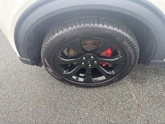 Certified 2024 Ford Explorer ST w/ Technology Package image 12