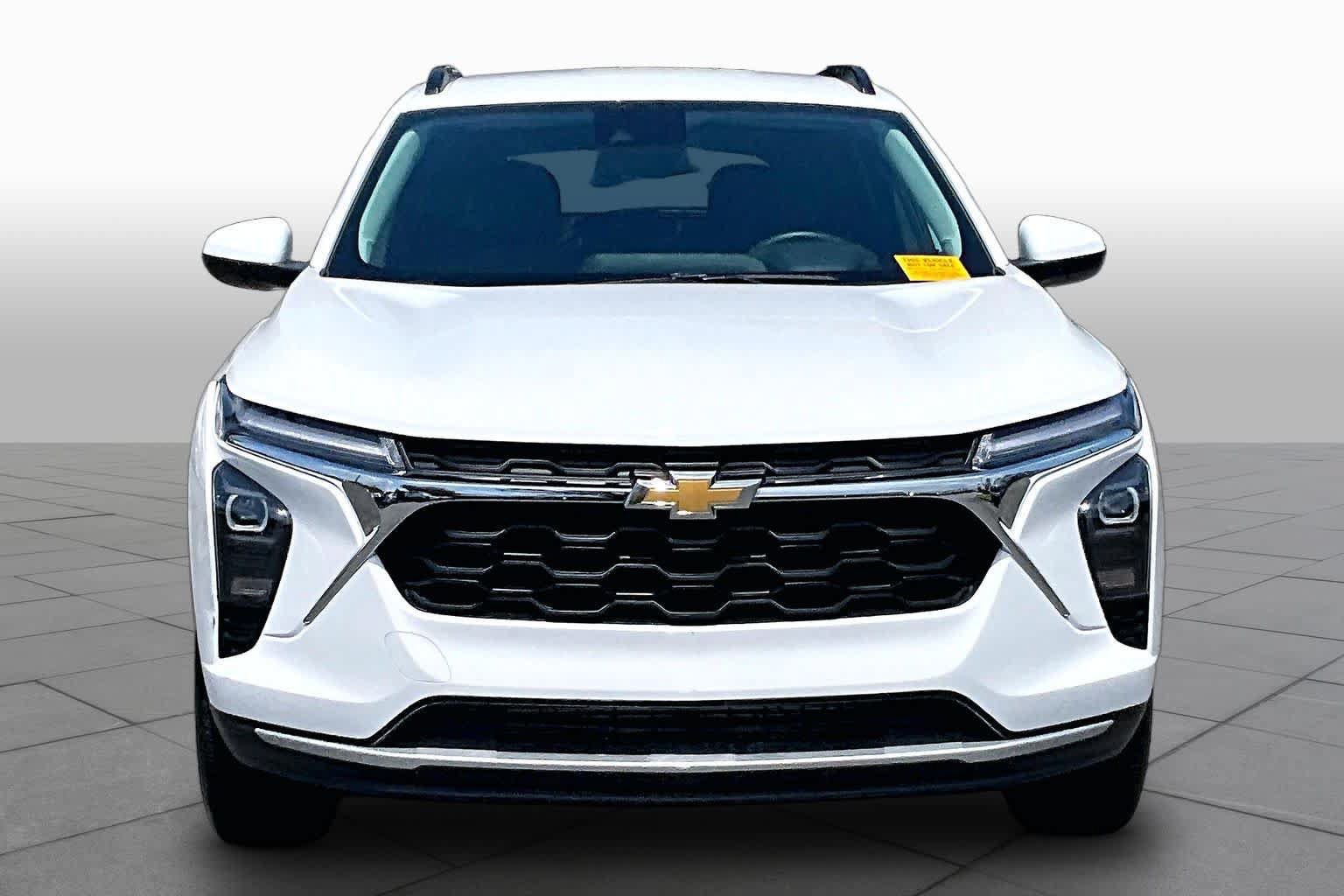 Used 2025 Chevrolet Trax LT w/ Driver Confidence Package FWD image 4