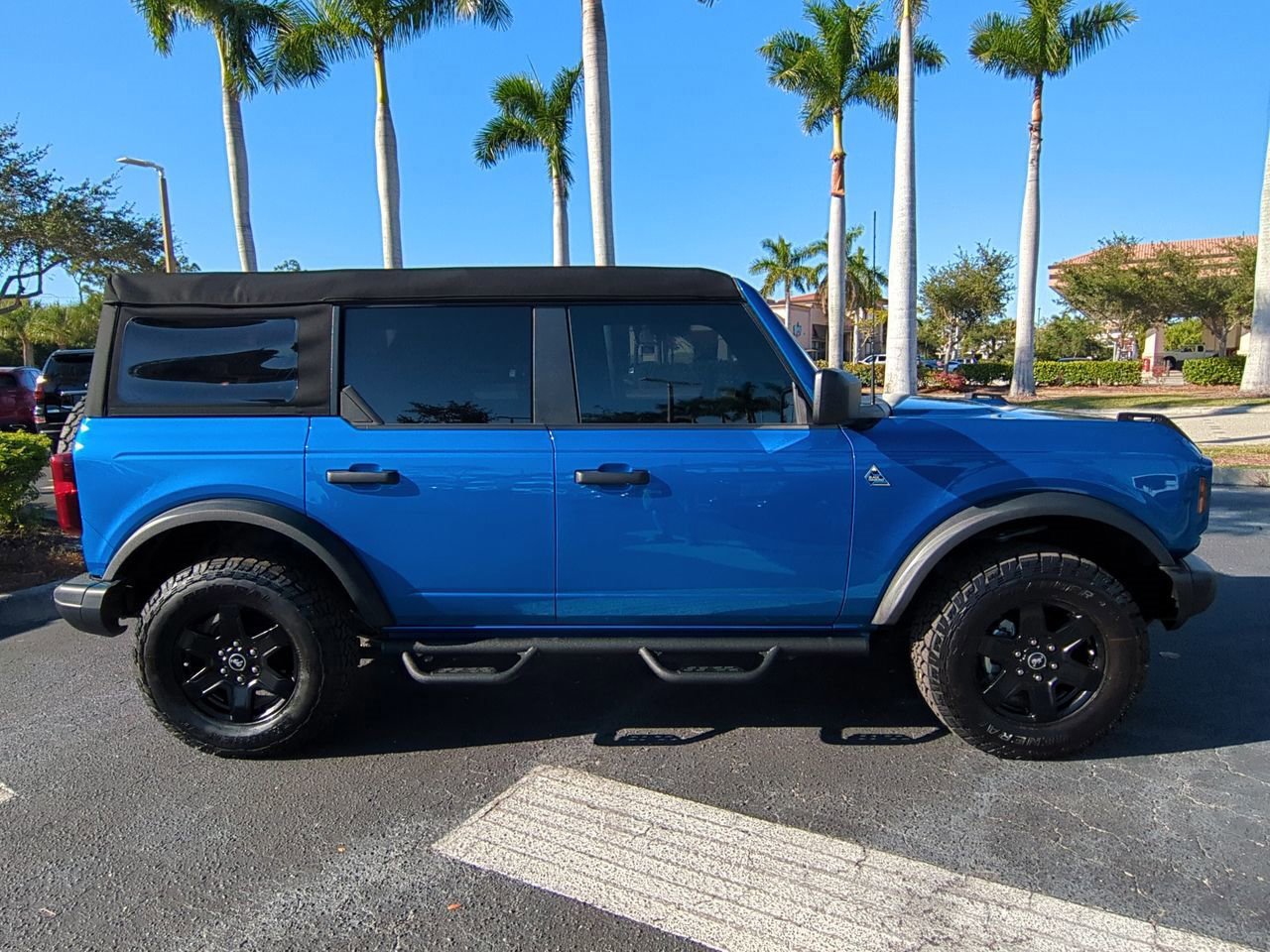 Certified 2023 Ford Bronco Black Diamond image 6