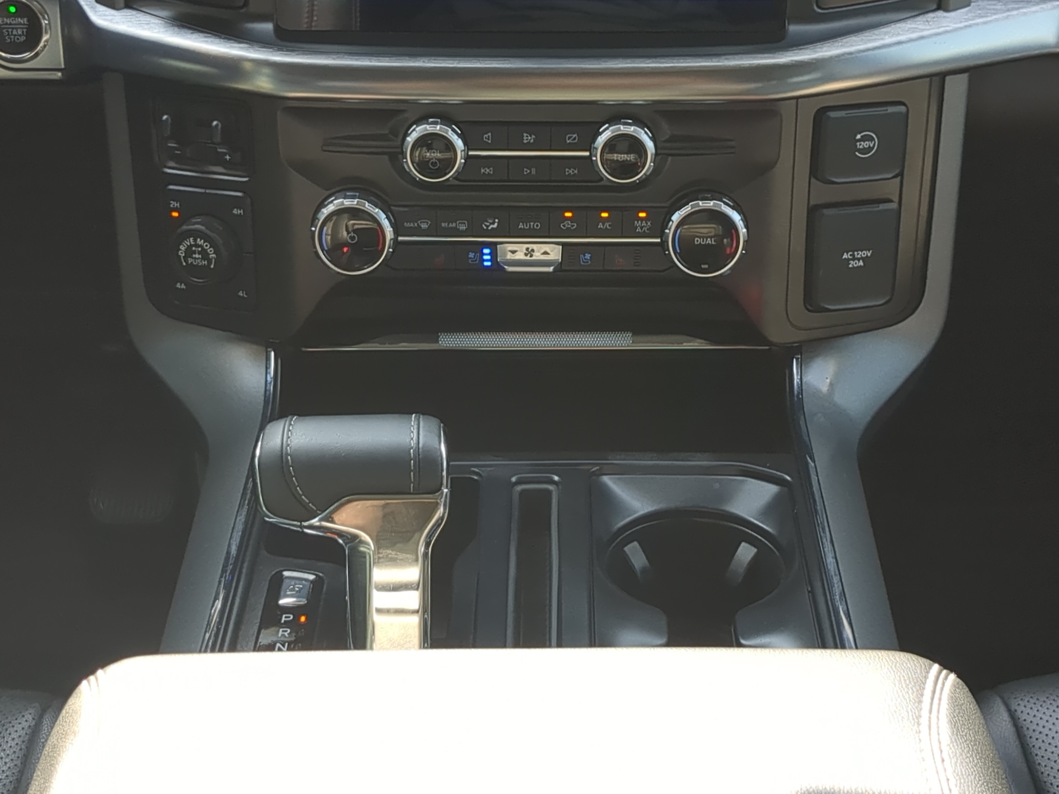 Certified 2022 Ford F150 Lariat w/ Max Trailer Tow Package AWD/4WD image 17
