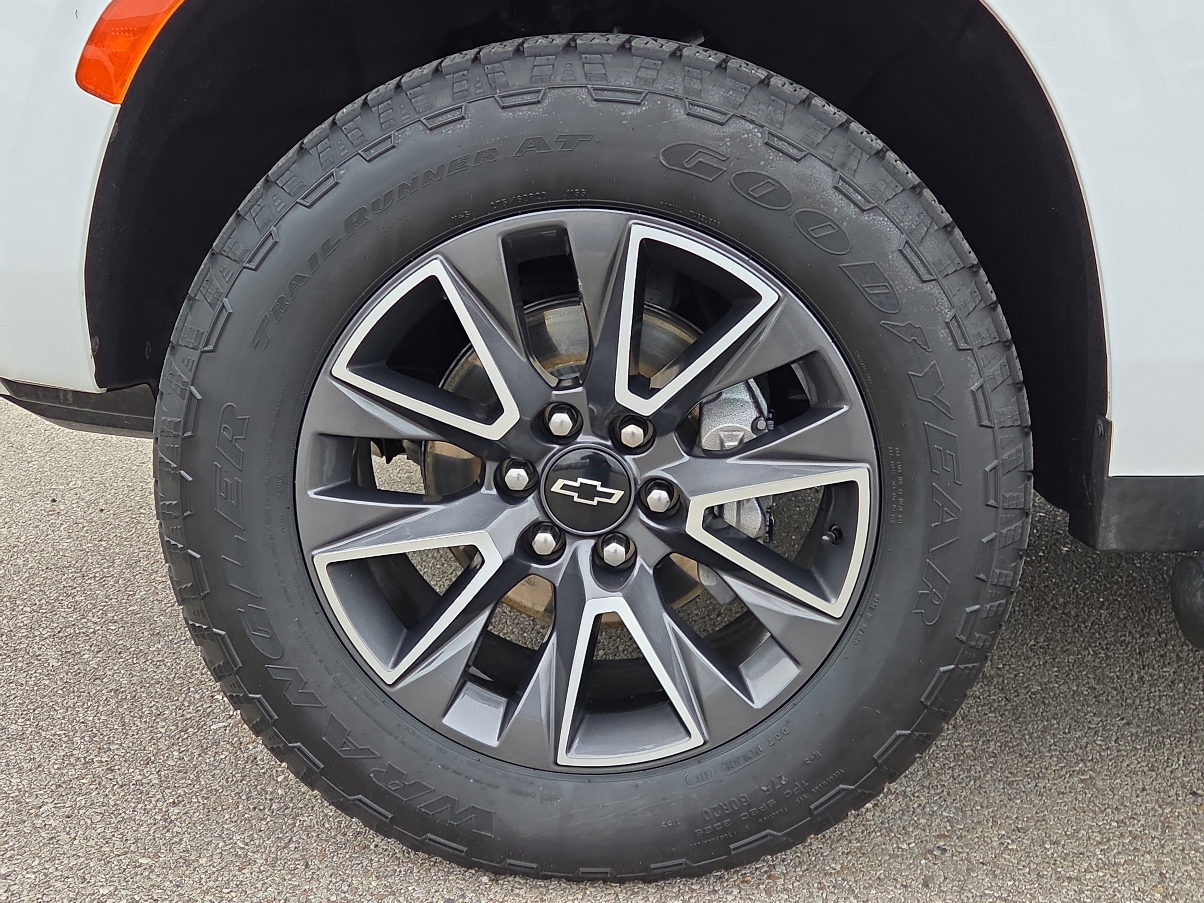 Used 2022 Chevrolet Tahoe Z71 w/ Luxury Package image 9