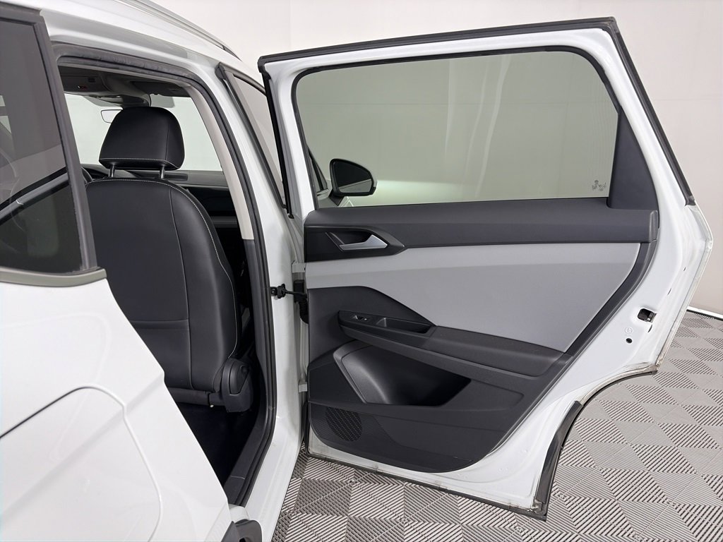 Used 2022 Volkswagen Taos SEL w/ Panoramic Sunroof Package image 28