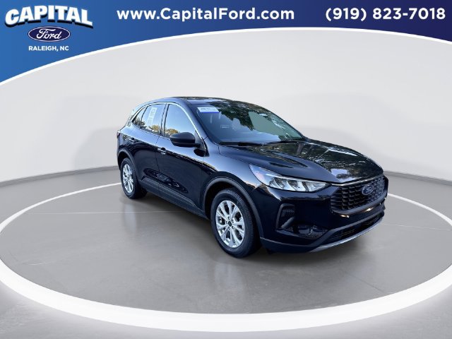Certified 2023 Ford Escape Active FWD image 2