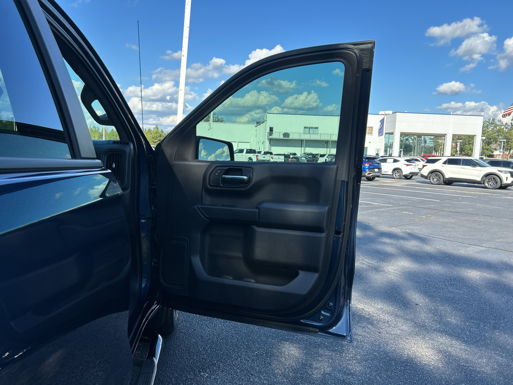 Used 2019 Chevrolet Silverado 1500 Custom w/ Custom Value Package RWD image 19
