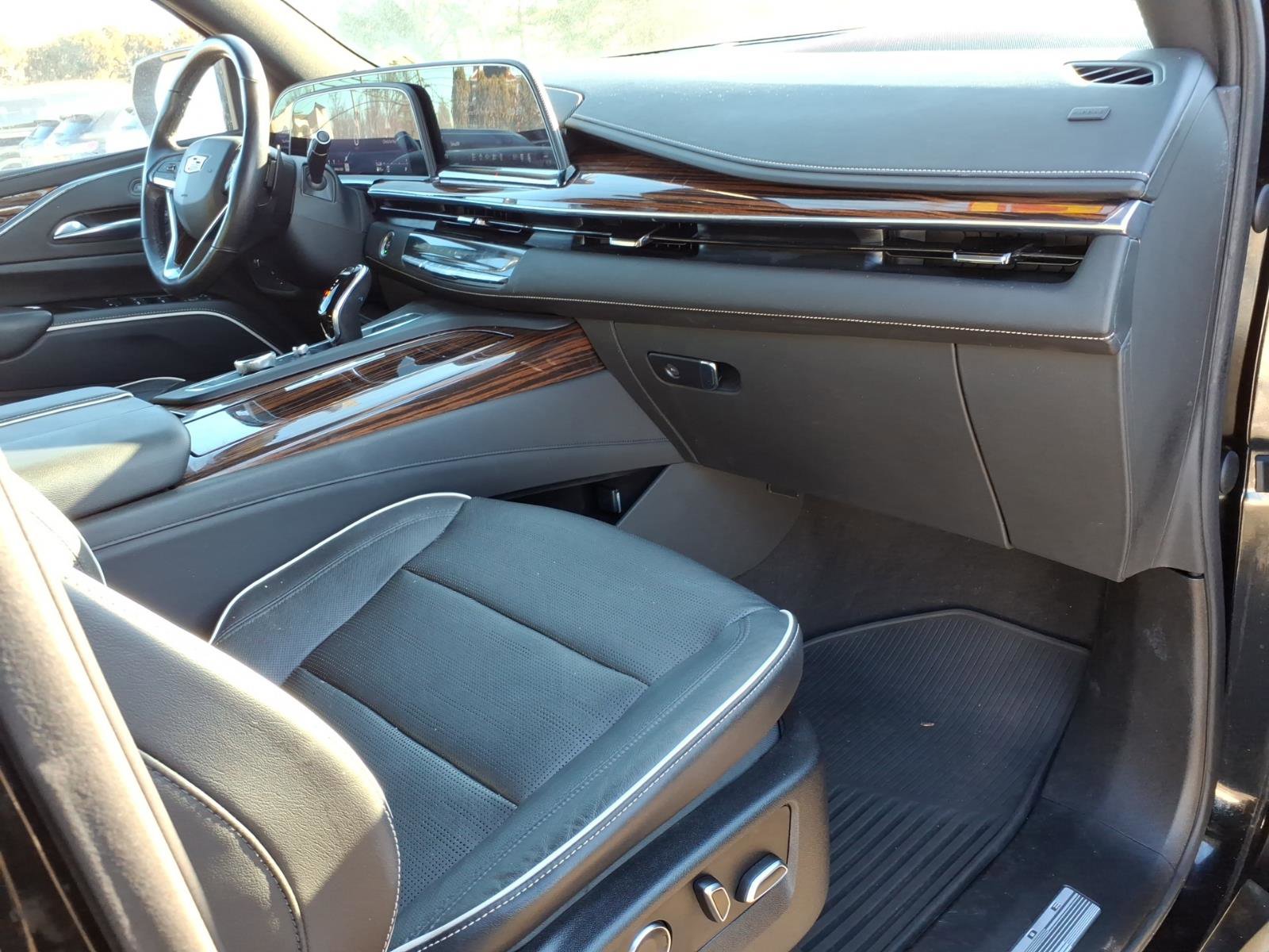 Used 2021 Cadillac Escalade Premium Luxury w/ Performance Package image 10