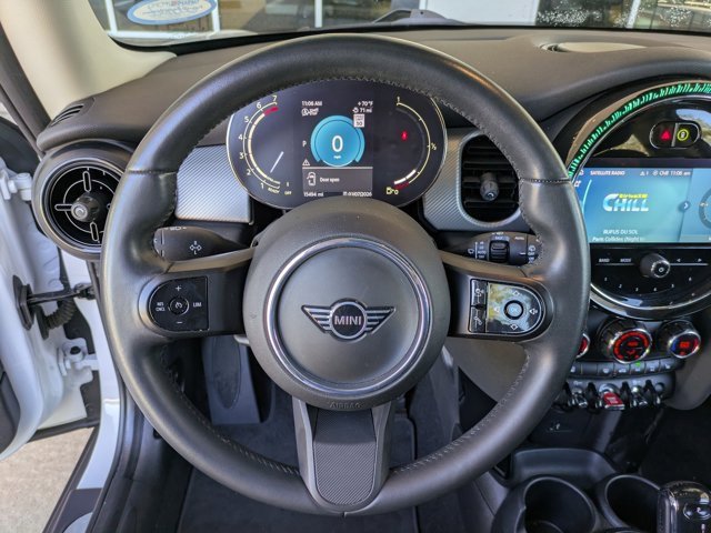 Used 2024 MINI Cooper 2-Door Hardtop image 19