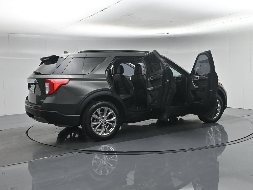 Certified 2023 Ford Explorer XLT w/ Equipment Group 202A AWD/4WD image 5