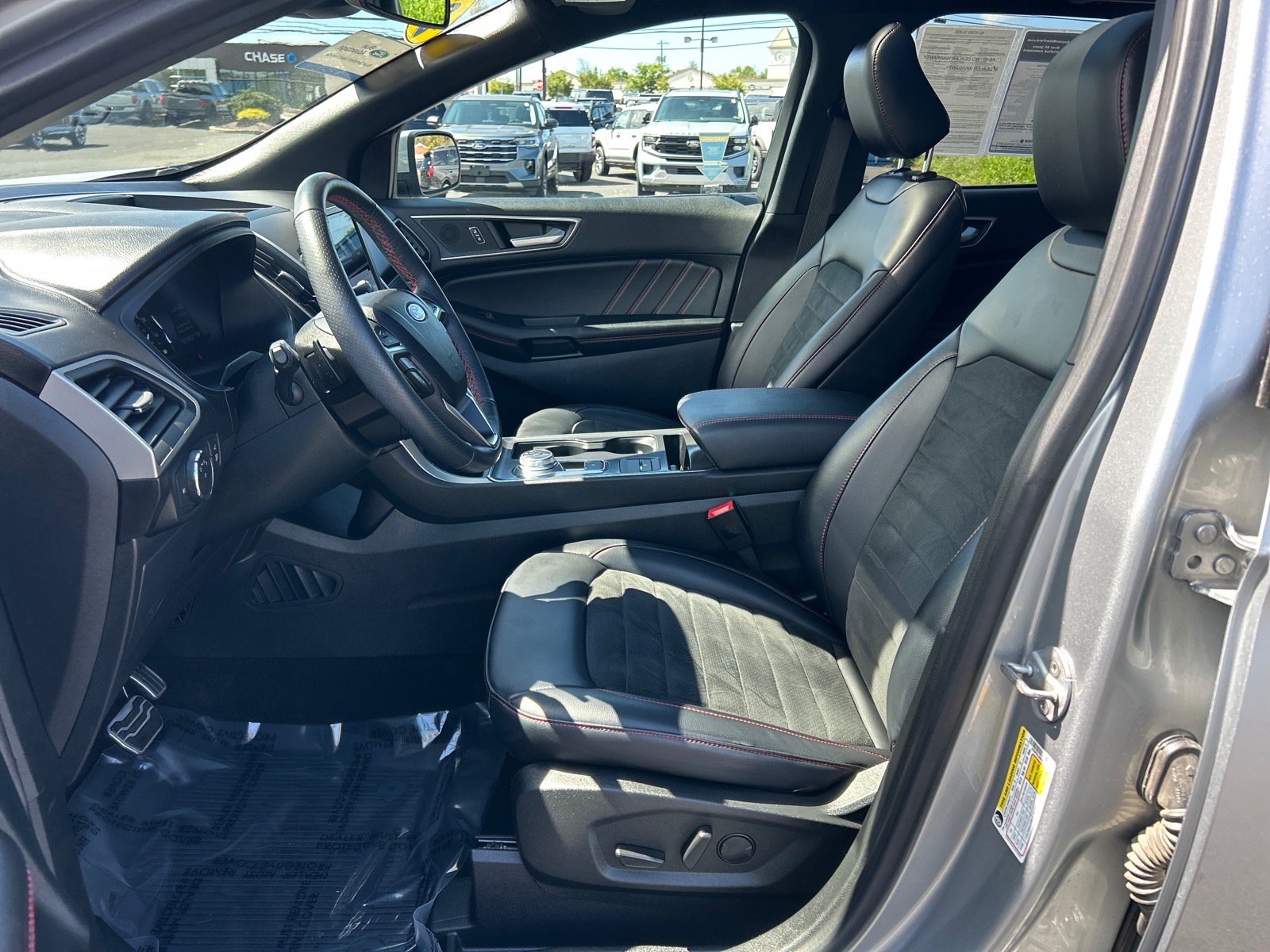 Certified 2022 Ford Edge ST-Line w/ Class II Trailer Tow Package AWD/4WD image 7
