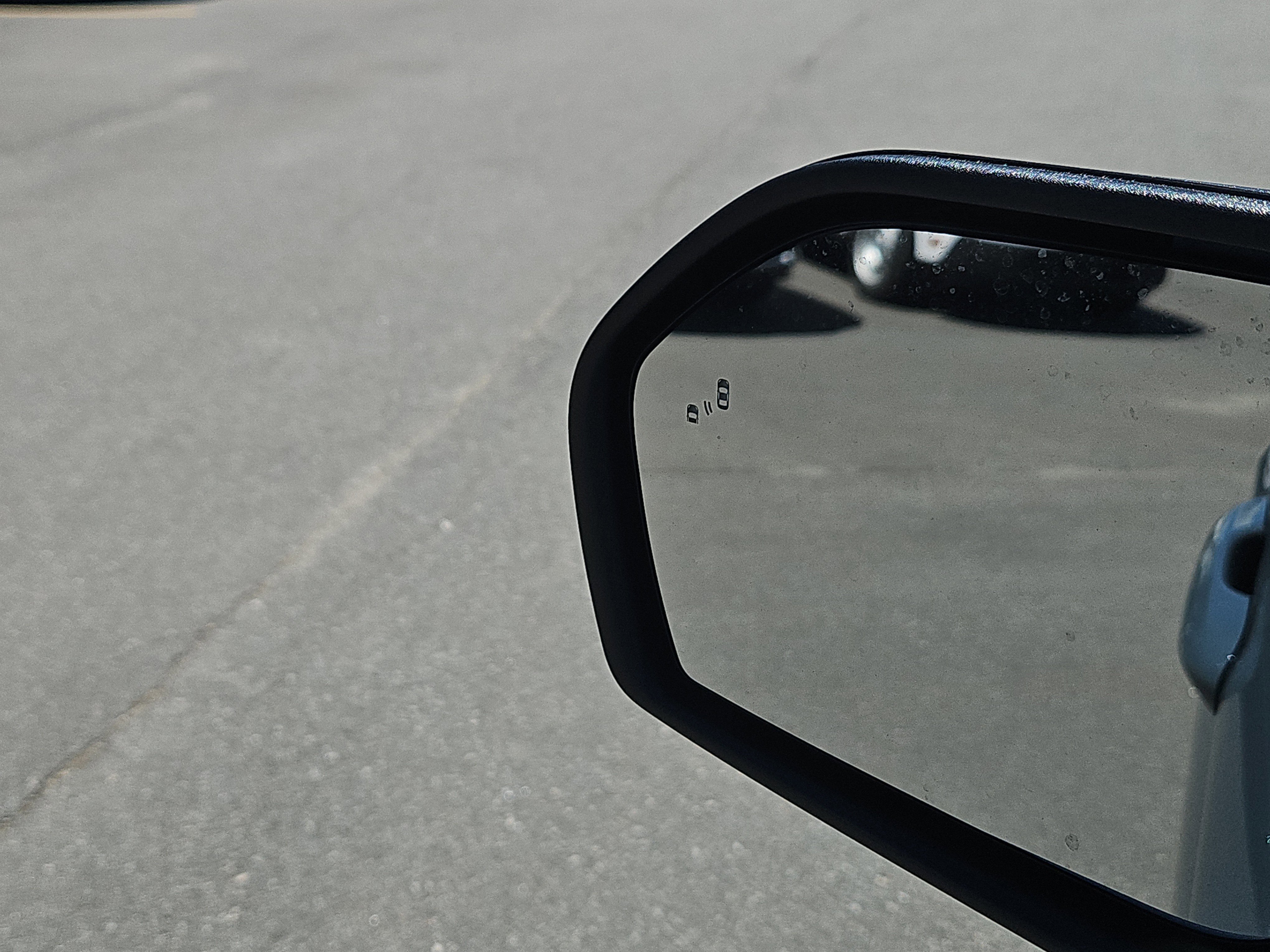 Certified 2025 Ford Explorer Active w/ Active Comfort Package AWD/4WD image 12