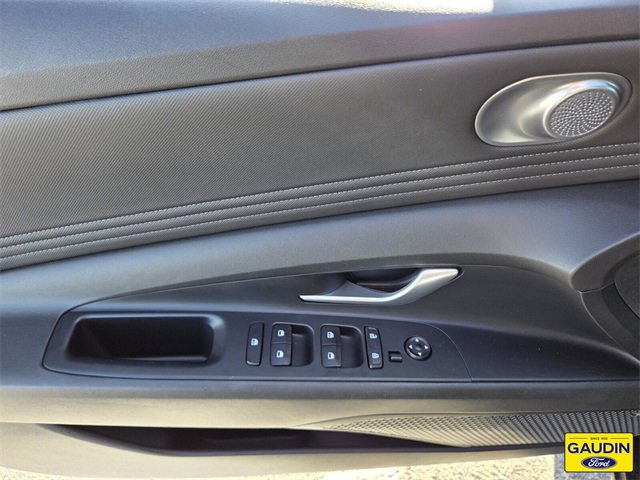 Used 2023 Hyundai Elantra Limited w/ Preferred Accessory Package image 18