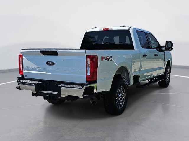 Certified 2025 Ford F250 XLT w/ FX4 Off-Road Package AWD/4WD image 3