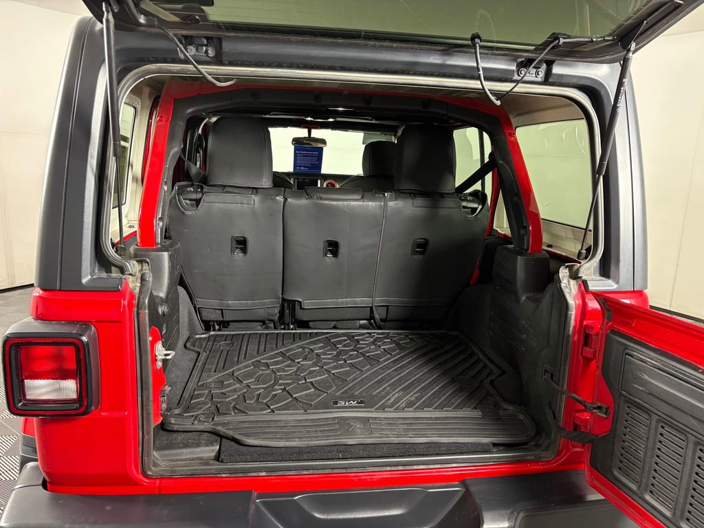 Used 2019 Jeep Wrangler Unlimited Sahara image 31