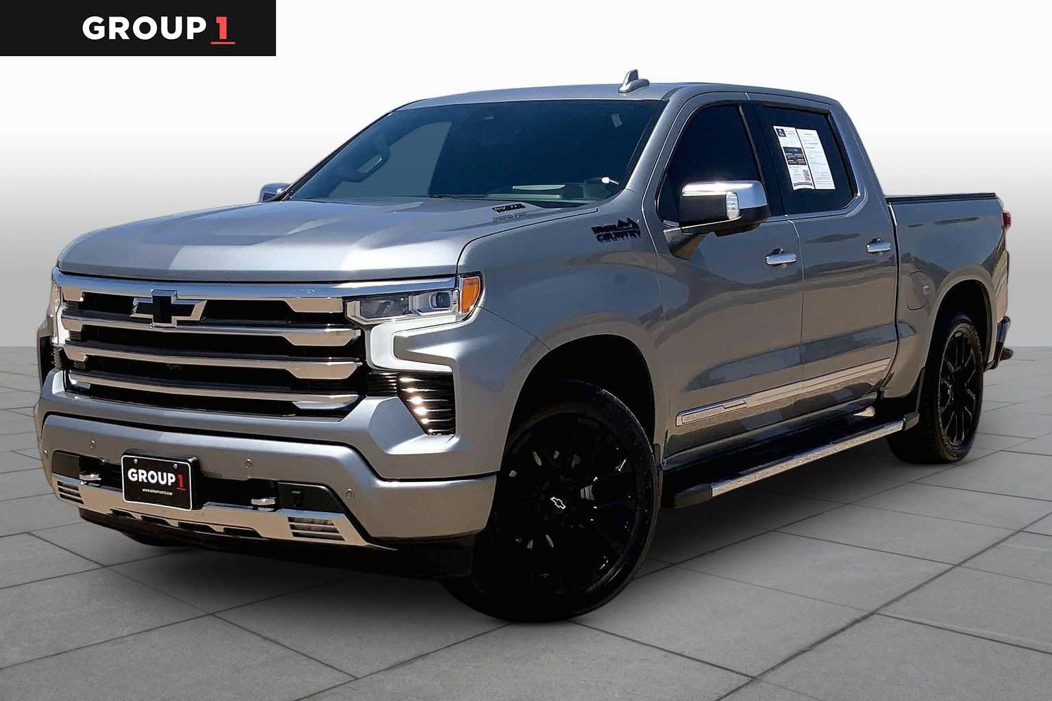Used 2024 Chevrolet Silverado 1500 High Country w/ High Country Premium Package AWD/4WD image 1