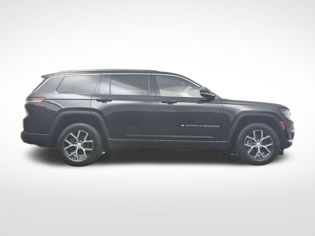 Used 2023 Jeep Grand Cherokee L Limited AWD/4WD image 42