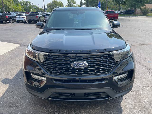 Certified 2023 Ford Explorer ST-Line AWD/4WD image 2
