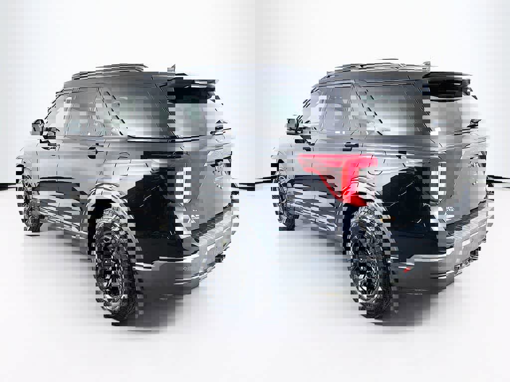 Certified 2022 Ford Explorer Timberline image 3