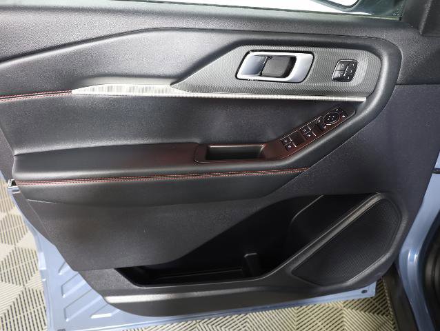 Certified 2025 Ford Explorer ST-Line w/ Premium Package AWD/4WD image 24