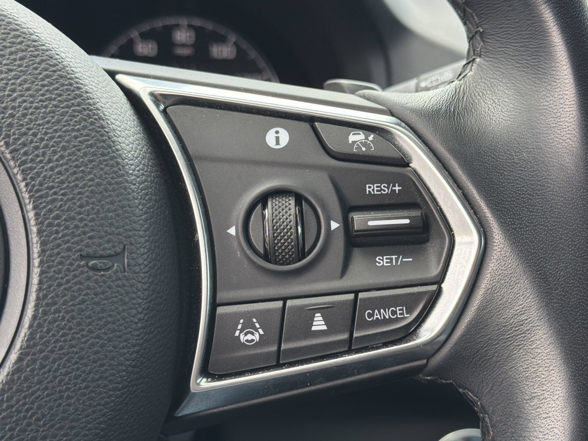 Used 2023 Acura RDX FWD w/ Technology Package image 11
