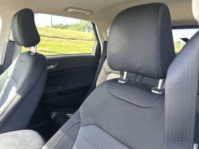 Certified 2021 Ford Edge SE image 12