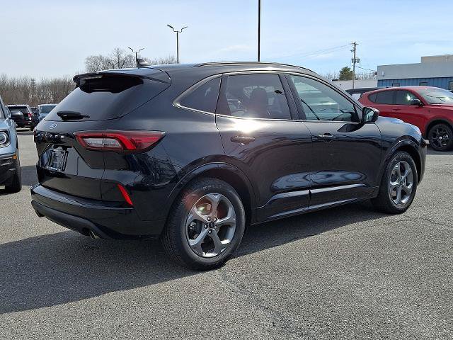Certified 2024 Ford Escape ST-Line w/ Cold Weather Package FWD image 6