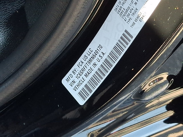 Used 2021 RAM 1500 4x4 Crew Cab image 35