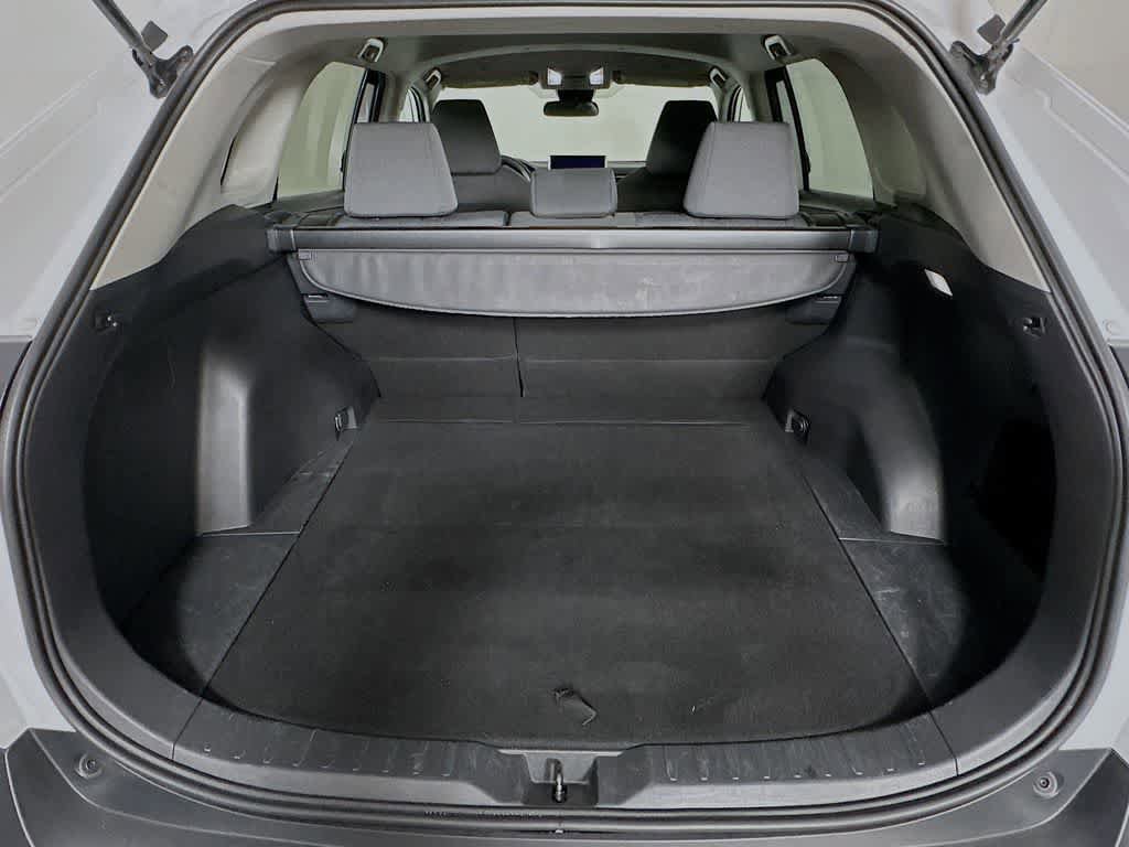 Used 2025 Toyota RAV4 XLE AWD/4WD image 21