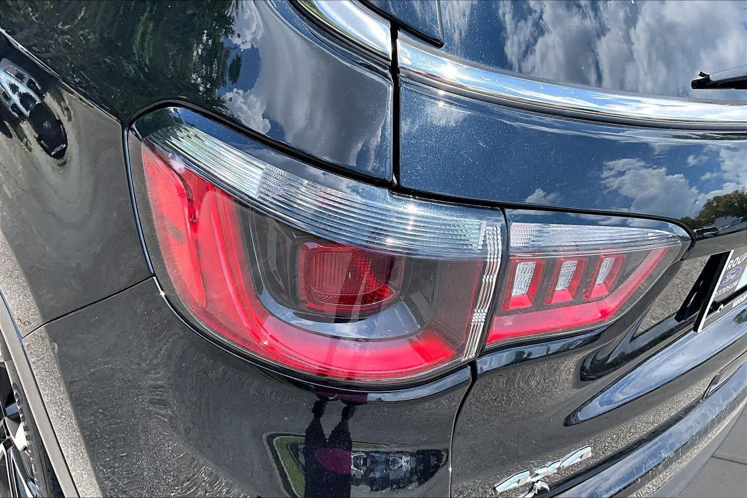 Used 2022 Jeep Compass Limited AWD/4WD image 27