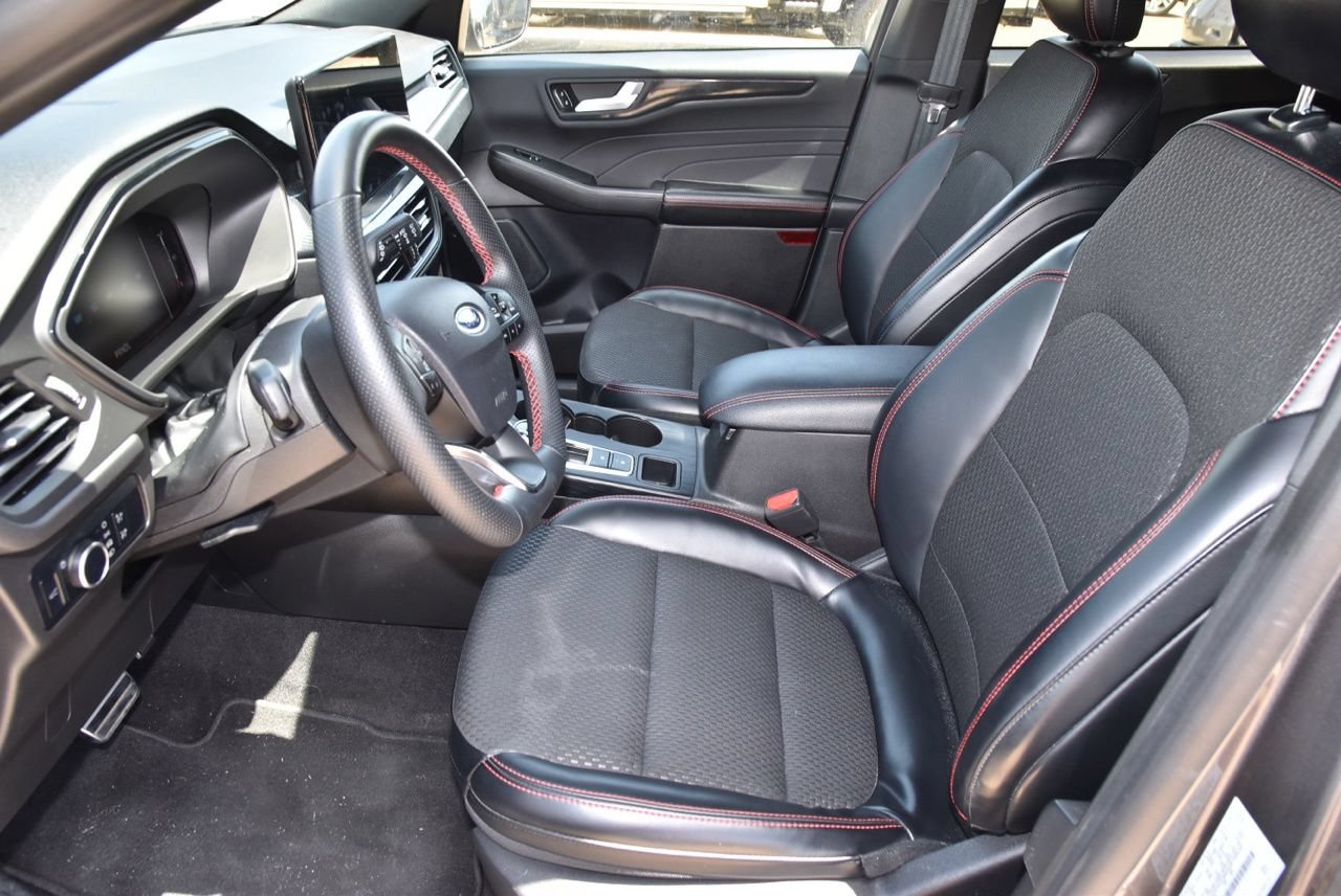 Certified 2024 Ford Escape ST-Line w/ Tech Pack #1 FWD image 11