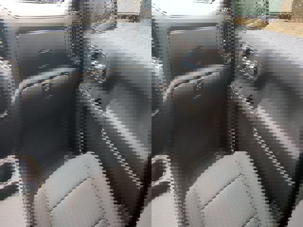 Used 2021 Chevrolet Silverado 1500 Custom Trail Boss w/ LPO, Dark Essentials Package image 16