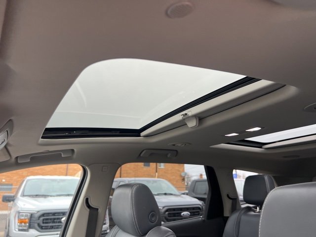 Used 2018 Buick Enclave Premium w/ Experience Buick Package image 21