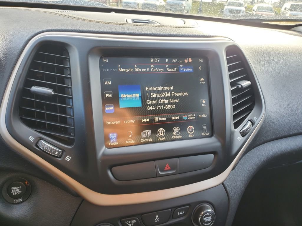 Used 2016 Jeep Cherokee Limited image 23