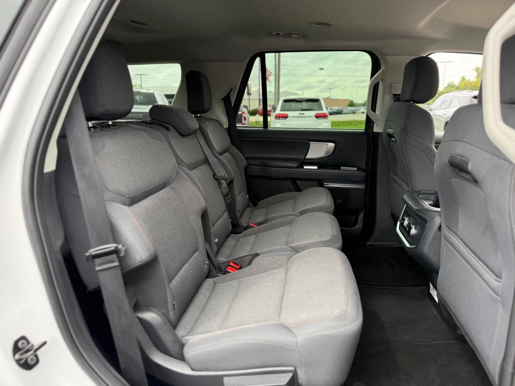 Certified 2025 Ford Expedition Active AWD/4WD image 17