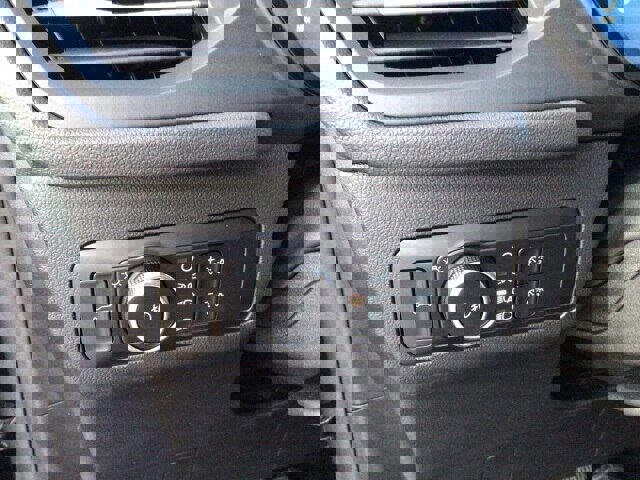 Certified 2025 Ford Escape ST-Line Select image 18