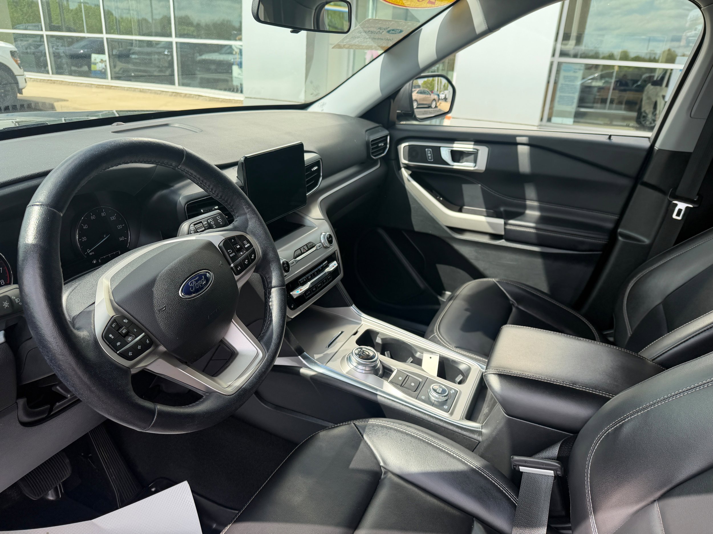 Certified 2021 Ford Explorer XLT w/ Equipment Group 202A AWD/4WD image 19