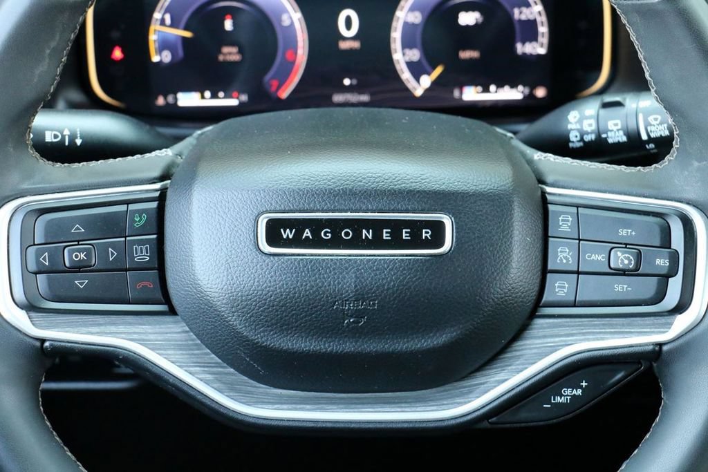 Used 2024 Jeep Wagoneer L Series II w/ Flexible Seating Group AWD/4WD image 27