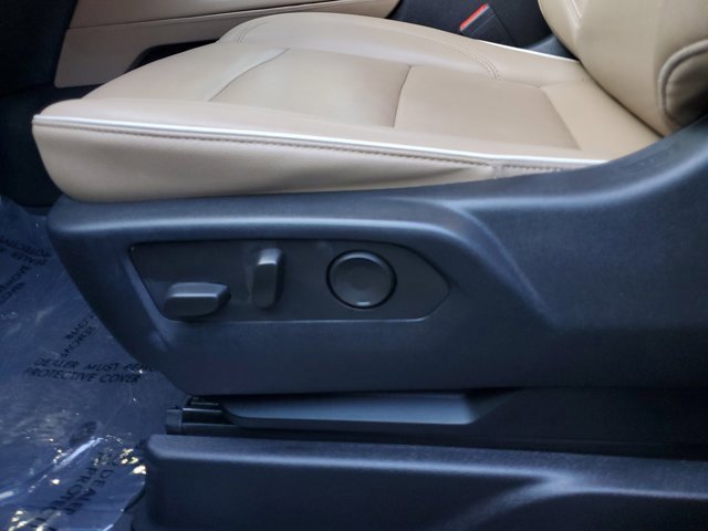 Used 2023 Chevrolet Suburban Premier image 9